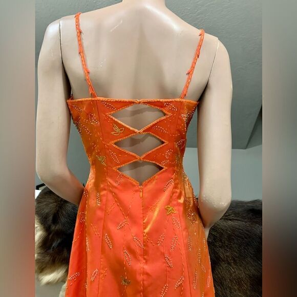 Vintage Style Delicate Hand Beaded Floral Pattern Sleeveless Gown - Picture 5 of 16